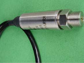 ��������������z